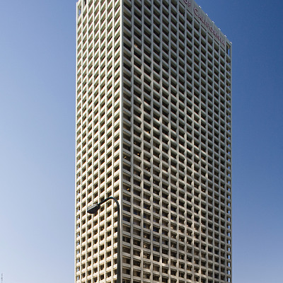 Union Bank Plaza by Pavel Toczynski