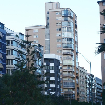 Edificio Azor by Huopa