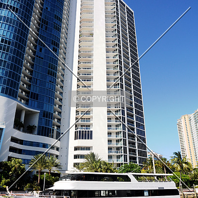 Las Olas River House by Jorge Molina