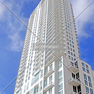 Met 1 by Jorge Molina