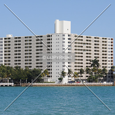 Southgate Towers South by Jorge Molina