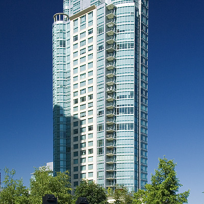 Escala by Pavel Toczynski