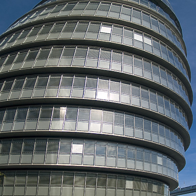 London City Hall by Cesar Serrano