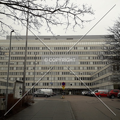 Kallion Virastotalo by Sami Koskinen