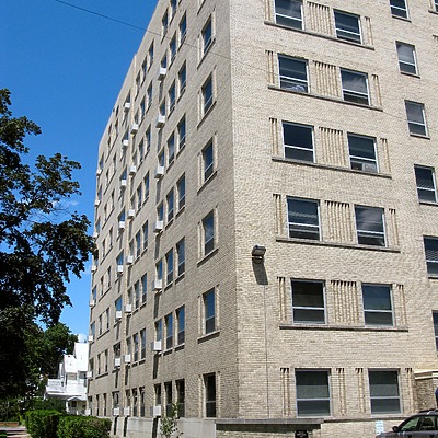 Elliott Arms by James Peacock