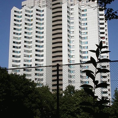 Zwickauer Damm 12 by Cesar Serrano