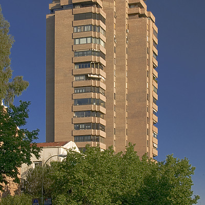 Torre Retiro by Cesar Serrano