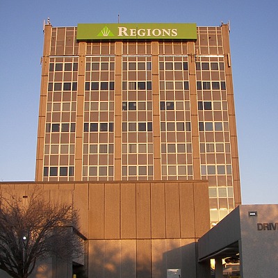 Regions Bank Tower by Rodney Gunn