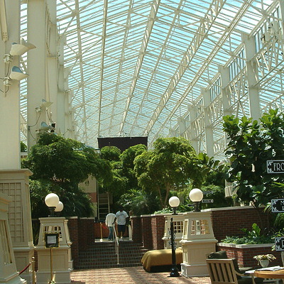 Sheraton Baton Rouge Convention Center Hotel by Rodney Gunn