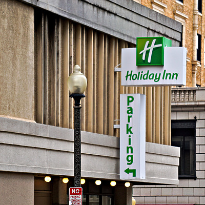 Holiday Inn Downtown Memphis by Ryan Hildebrand