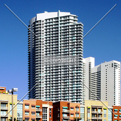 Quantum on the Bay North Tower by Jorge Molina