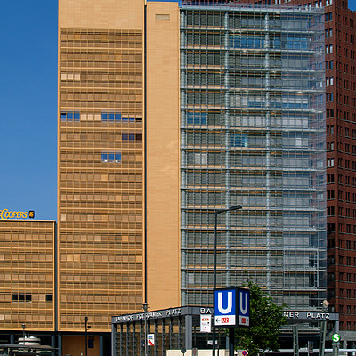 Potsdamer Platz 11 by Cesar Serrano