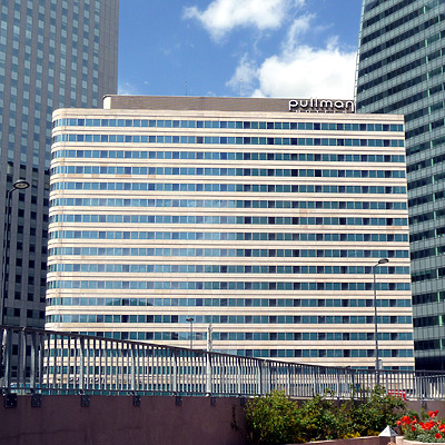 Hôtel Pullman Paris La Défense by Nate Lindsey
