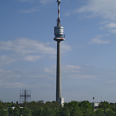 Donauturm by Cesar Serrano
