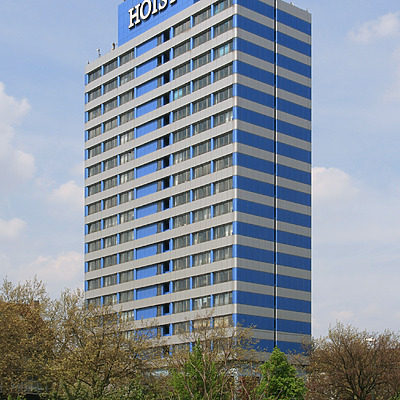 Hoist Haus by Michiel van Dijk