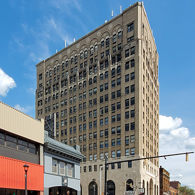 Renaissance Centre by Ryan Hildebrand