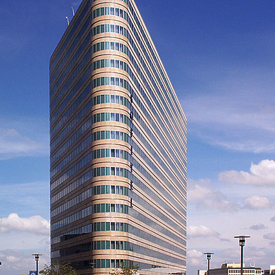Hôtel Pullman Paris La Défense by Pavel Toczynski