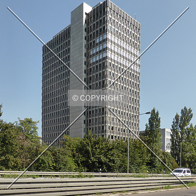 Theodor-Heuss-Allee 110 by Nephilim