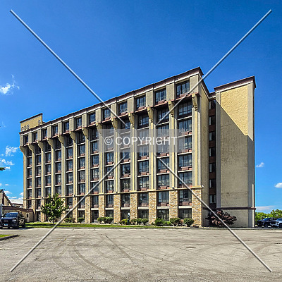 Holiday Inn - Airport West / Earth City by Ryan Hildebrand
