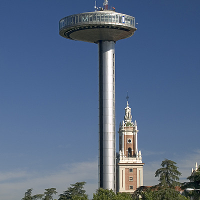 El Faro de Moncloa by Cesar Serrano