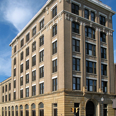First National Bank Building by CC BY-SA 3.0/ Sanfranman59