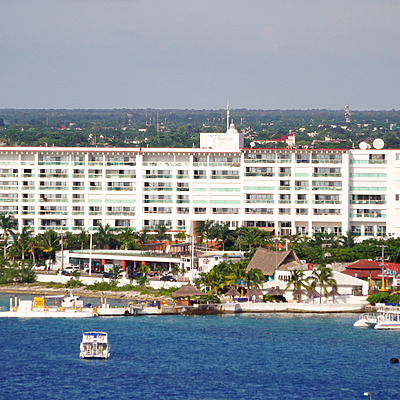 Palmar Condominiums by Ryan Hildebrand