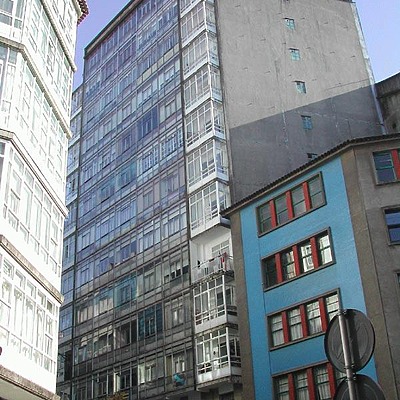 Rúa da República de el Salvador, 7 by David Guija