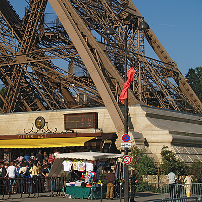 Tour Eiffel by Cesar Serrano