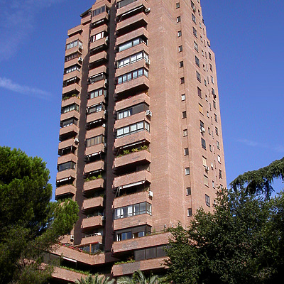 Torre Retiro by Cesar Serrano