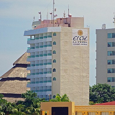 El Cid La Ceiba Beach Hotel by Ryan Hildebrand