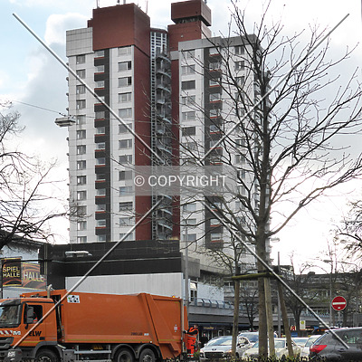 Straße der Republik 17-19 by Nephilim