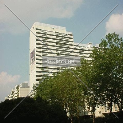 Helene-Mayer-Ring 4 by Nephilim