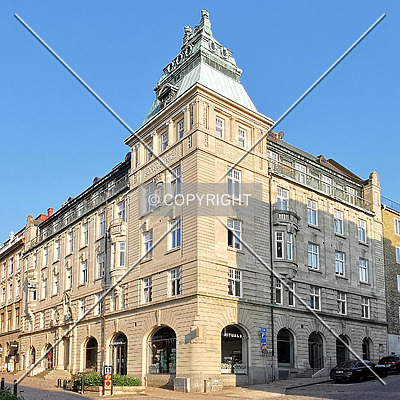 Handelsbankshuset by Robin Spetz