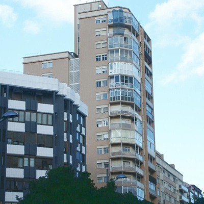 Edificio Azor by Huopa