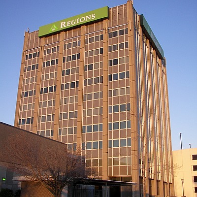 Regions Bank Tower by Rodney Gunn