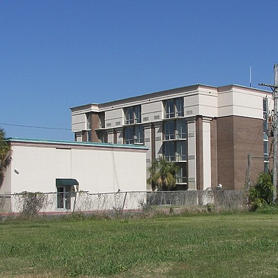 Holiday Inn Select New Orleans Airport by Rodney Gunn