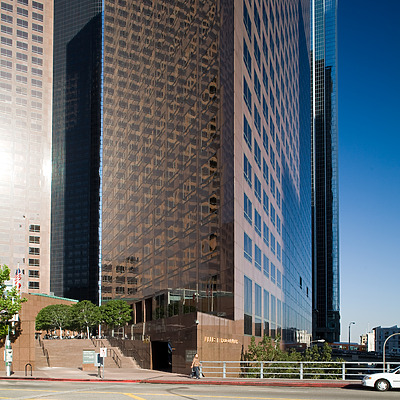 KPMG Tower by Pavel Toczynski