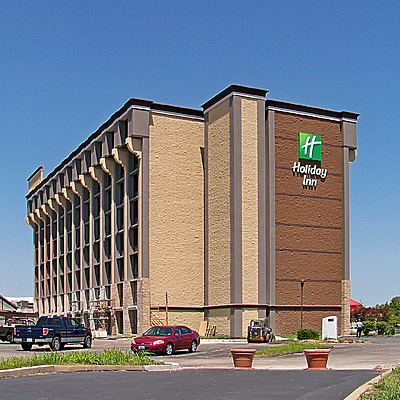 Holiday Inn - Airport West / Earth City by Ryan Hildebrand