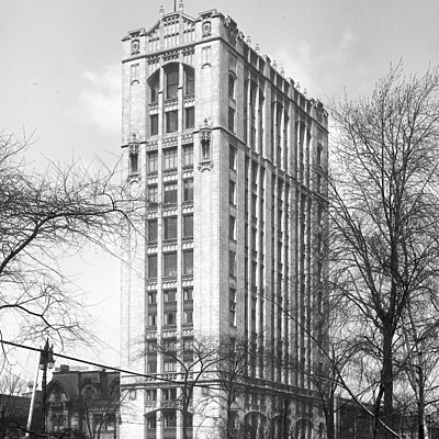 Fyfe Building Apartments by Library of Congress, Prints and Photographs Division, Detroit Publishing Company