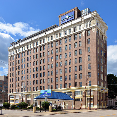Guaranty Bank and Trust Building by John W. Cahill