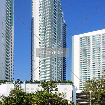 Quantum on the Bay South Tower by Jorge Molina