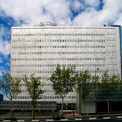 Principe de Vergara 187 by Cesar Serrano