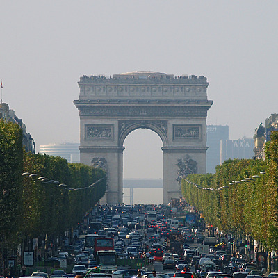 Arc de Triomphe by Cesar Serrano