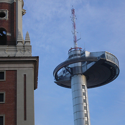 El Faro de Moncloa by Cesar Serrano