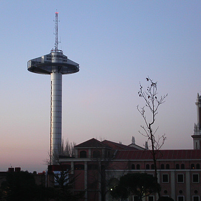 El Faro de Moncloa by Cesar Serrano