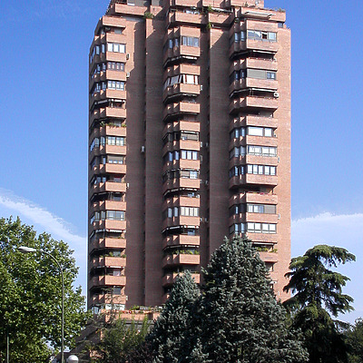 Torre Retiro by Cesar Serrano