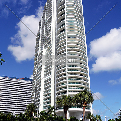 Santa Maria by Jorge Molina