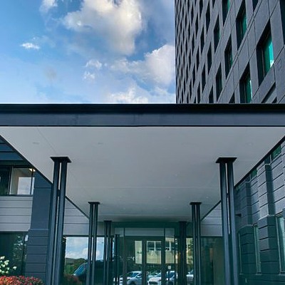 Kiewit Plaza by BLACKSTONE PLAZA