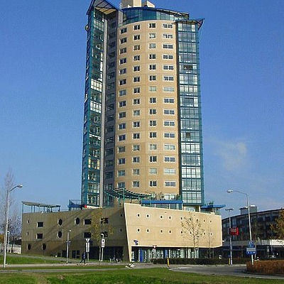 De Sequoia by Michiel van Dijk