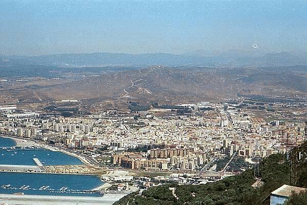 La Línea de la Concepción by Tomi Eronen